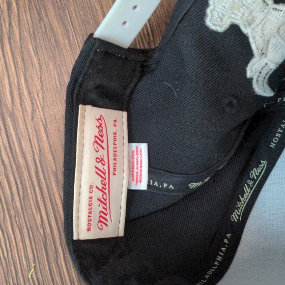 Mitchell & Ness Chicago Bulls Snap Back Hat - Picture 6 of 7